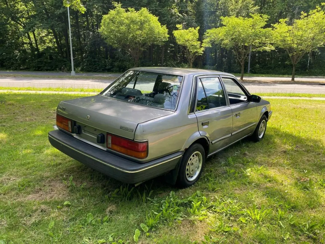 Mazda 323 323 1.7 D LX 5