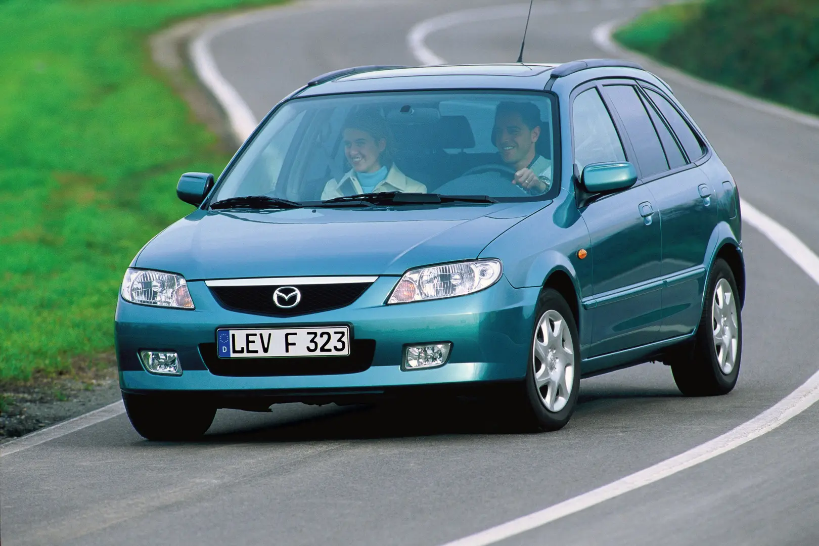 Mazda 323 323 F 1.6 Exclusive 1