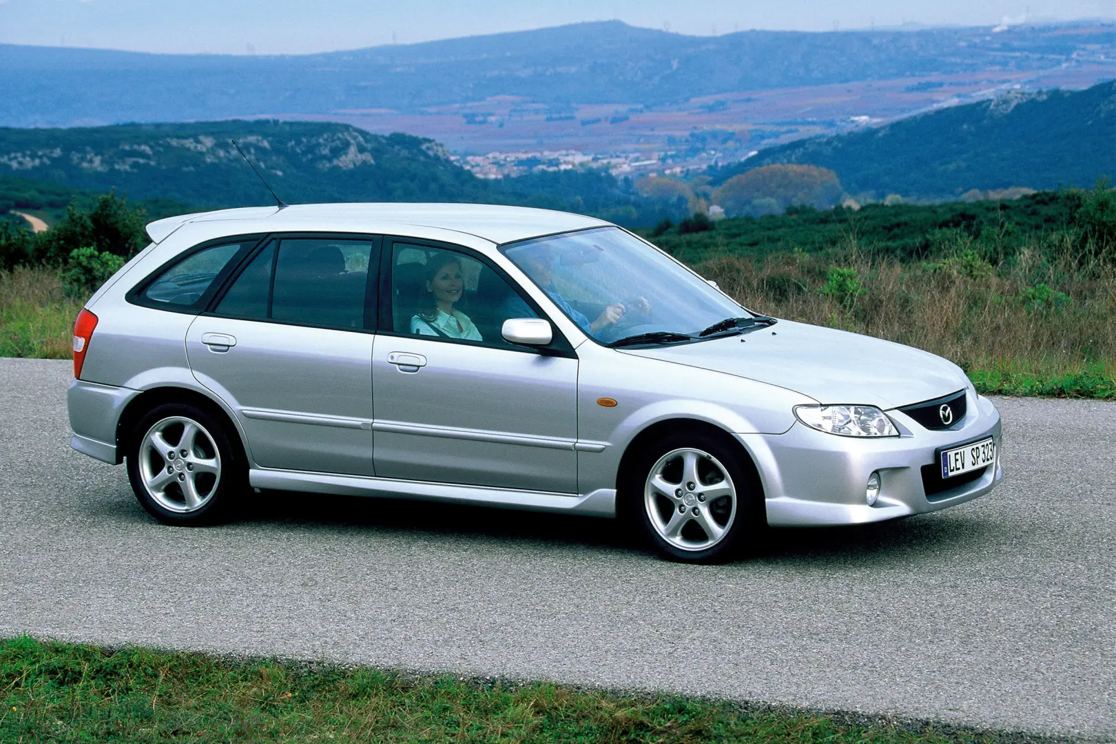 Mazda 323 323 F 1.6 Exclusive 2