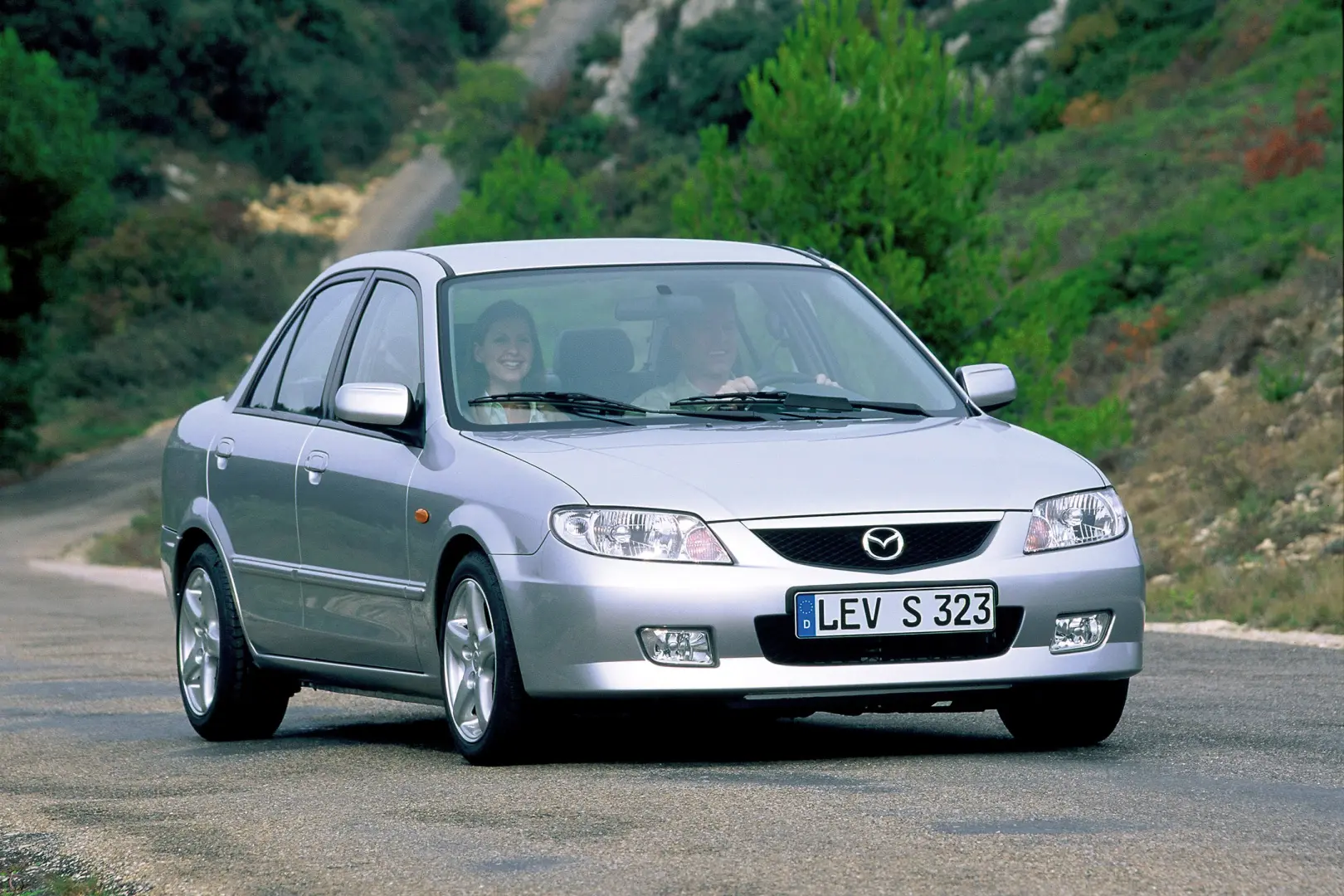 Mazda 323 323 F 1.6 Exclusive 3