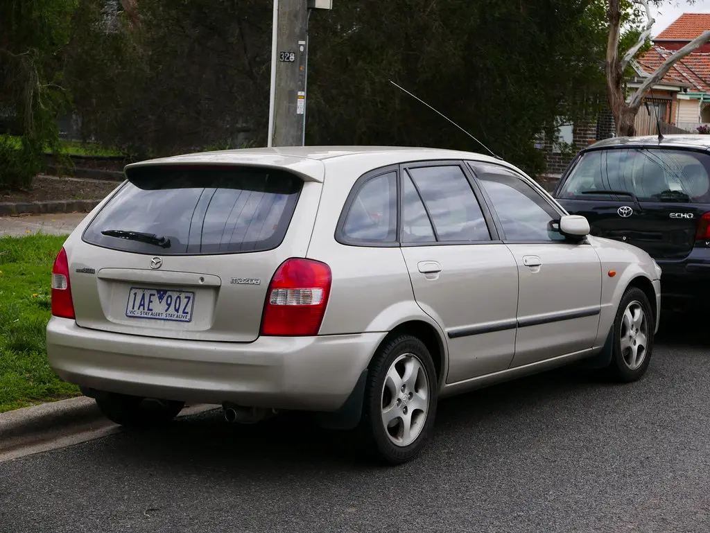 Mazda 323 323 F Astina 1.5 5