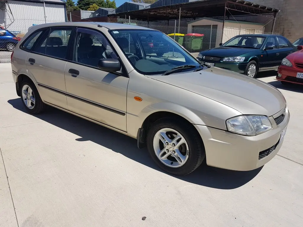 Mazda 323 323 F Astina 1.8 TE 5