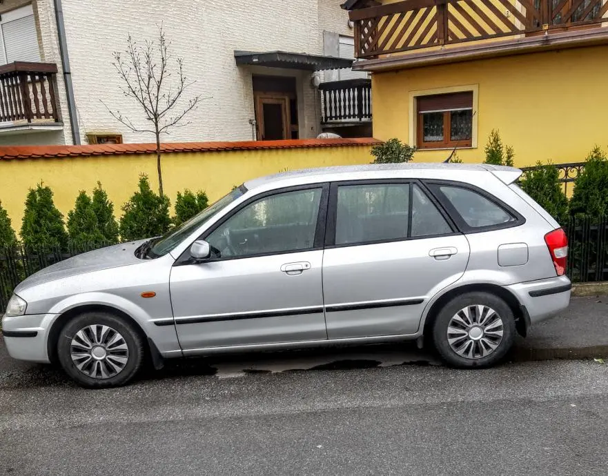 Mazda 323 323 F Astina 2.0 DITD TE 2