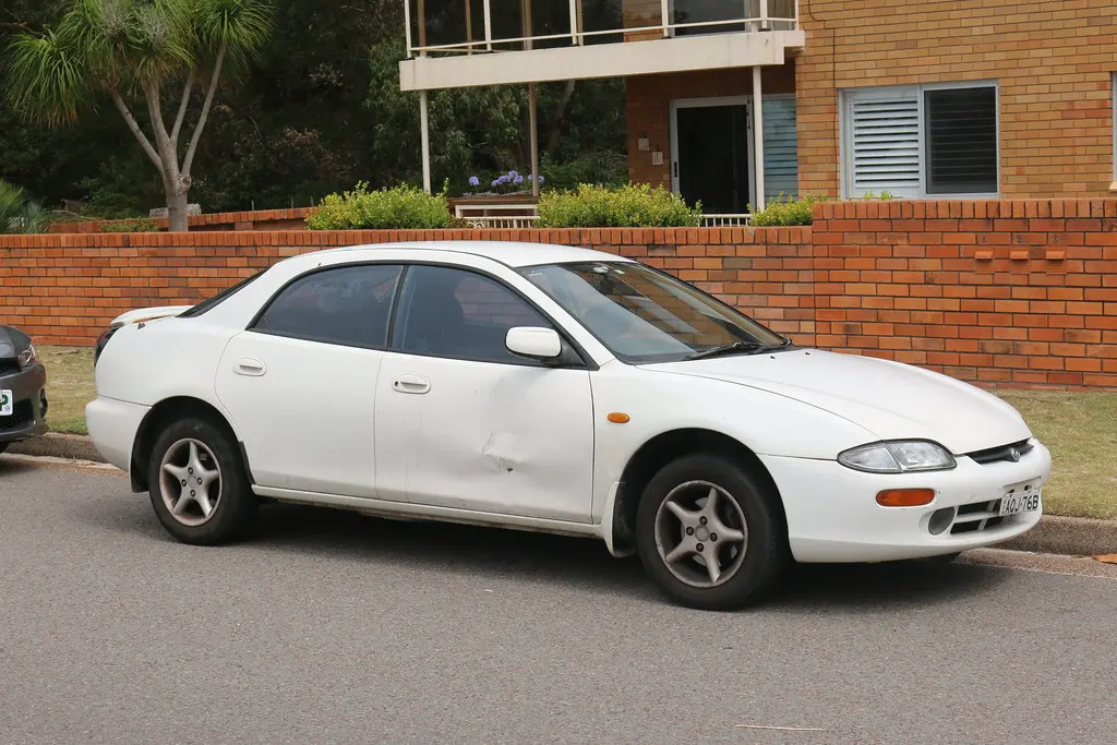Mazda 323 323 F Astina F 1.5i 3