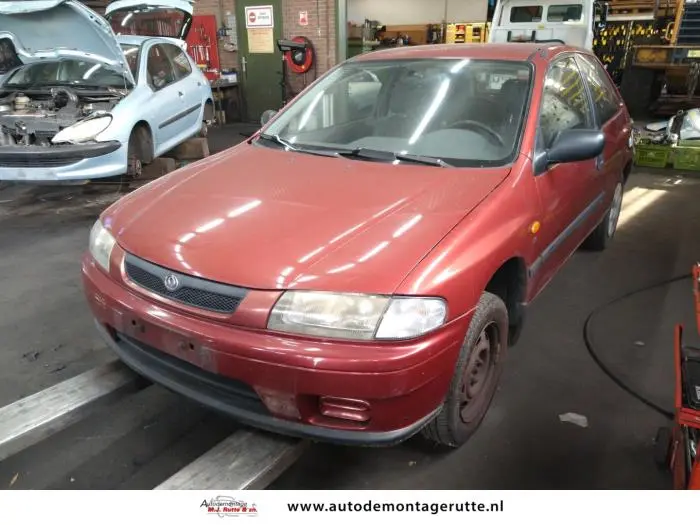 Mazda 323 323 P 1.5i 3