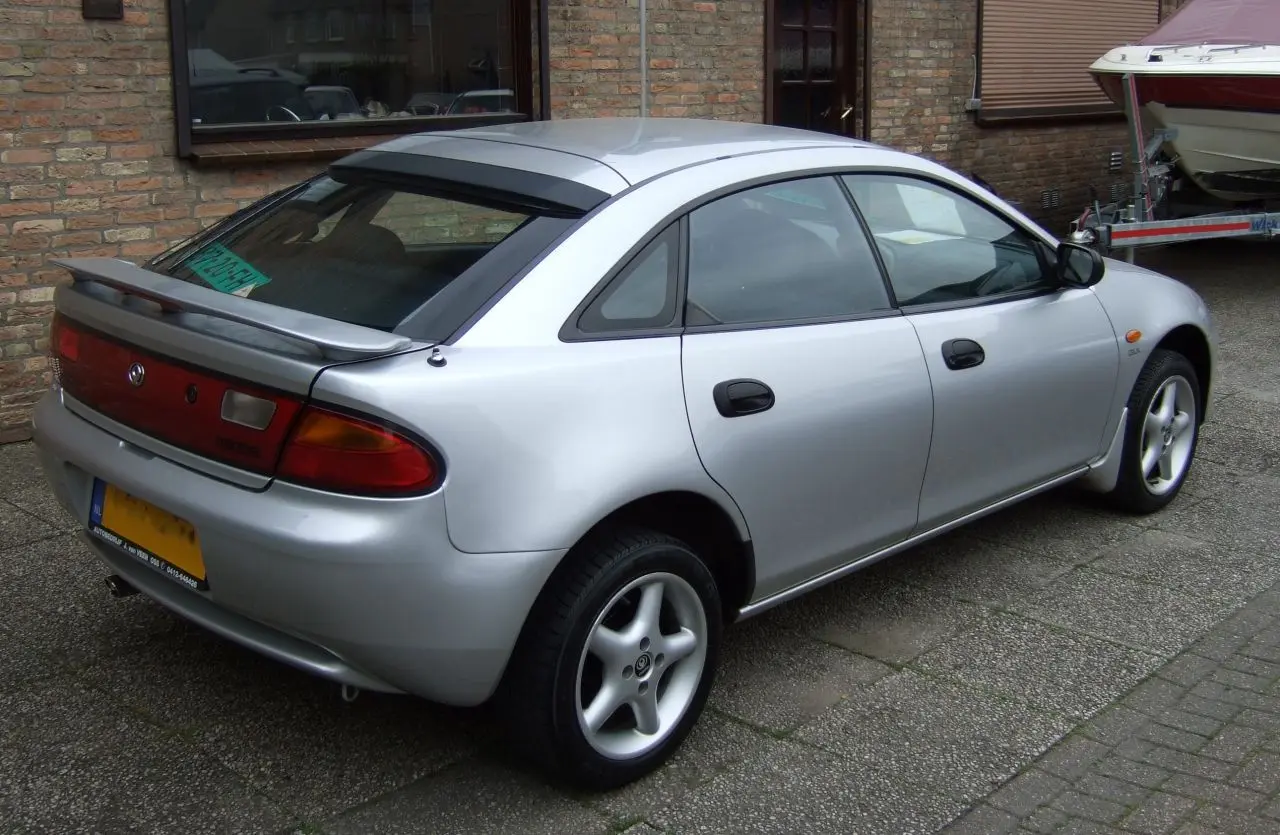 Mazda 323 323 1.5i 0