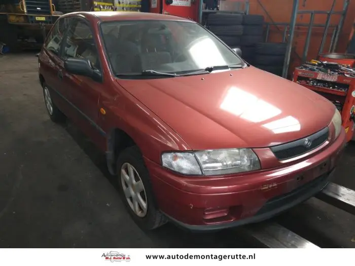 Mazda 323 323 P 1.5i TSi 4