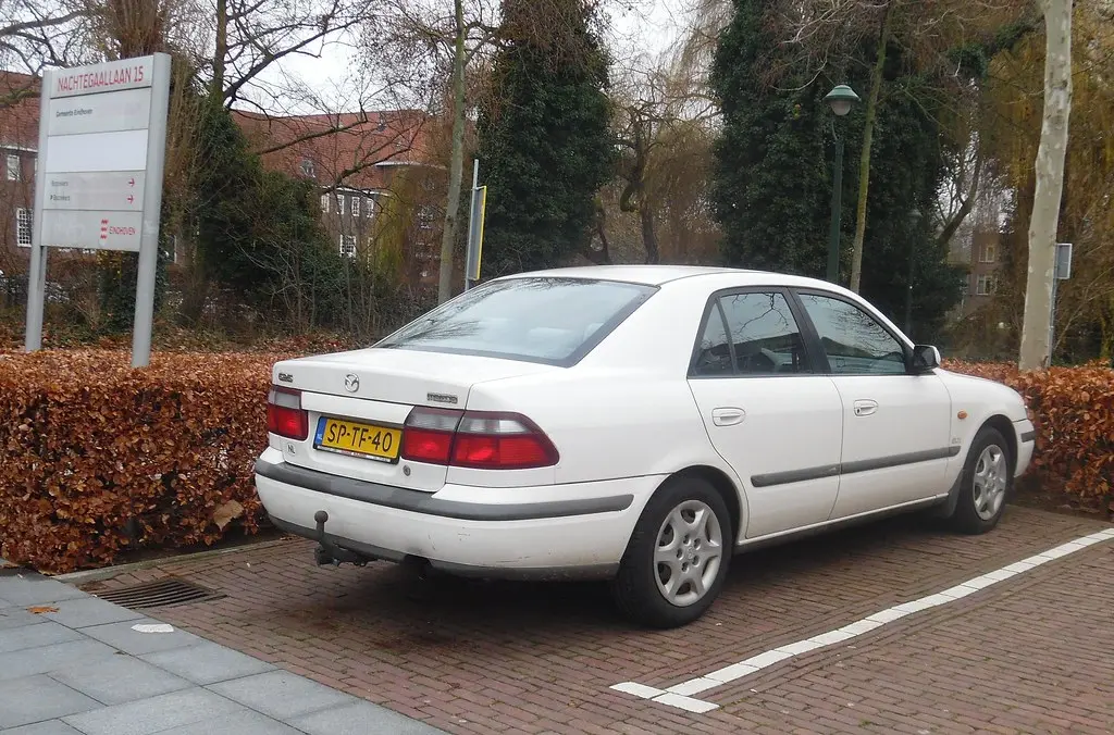 Mazda 626 626 2.0 GLX 6