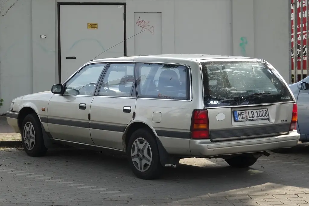 Mazda 626 626 2.0i 4