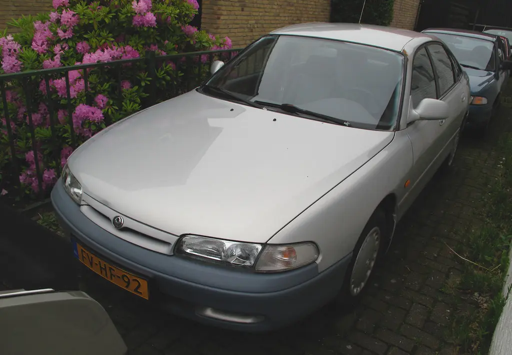 Mazda 626 626 2.0i GLE 3