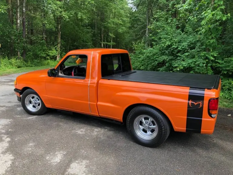 Mazda  B2500 2.5 D 4x4 Basic 6
