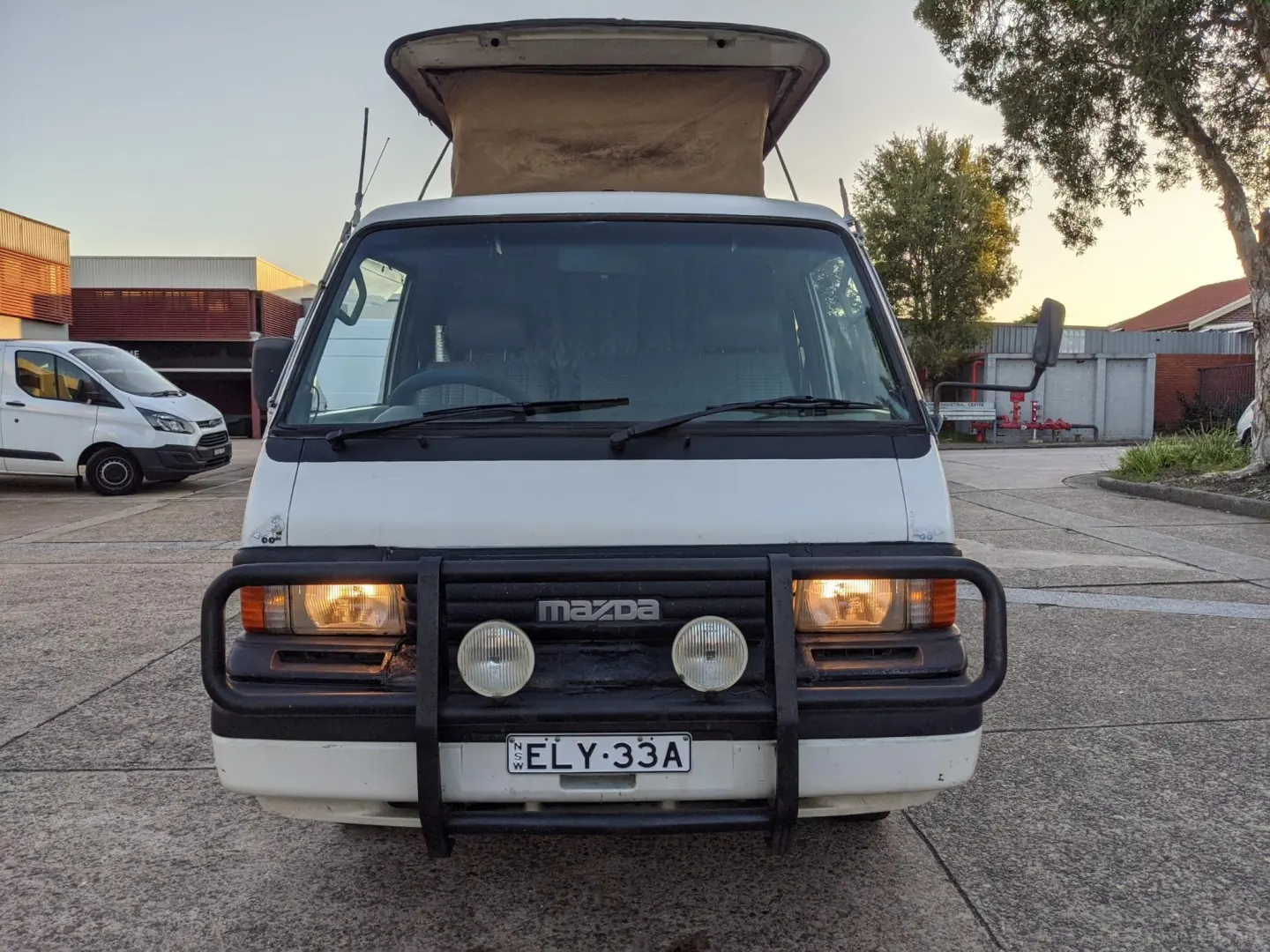 Mazda  E2200 2.2 D 1