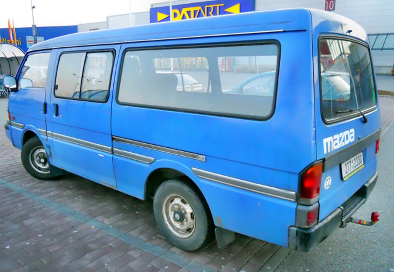 Mazda  E2200 2.2 D 2