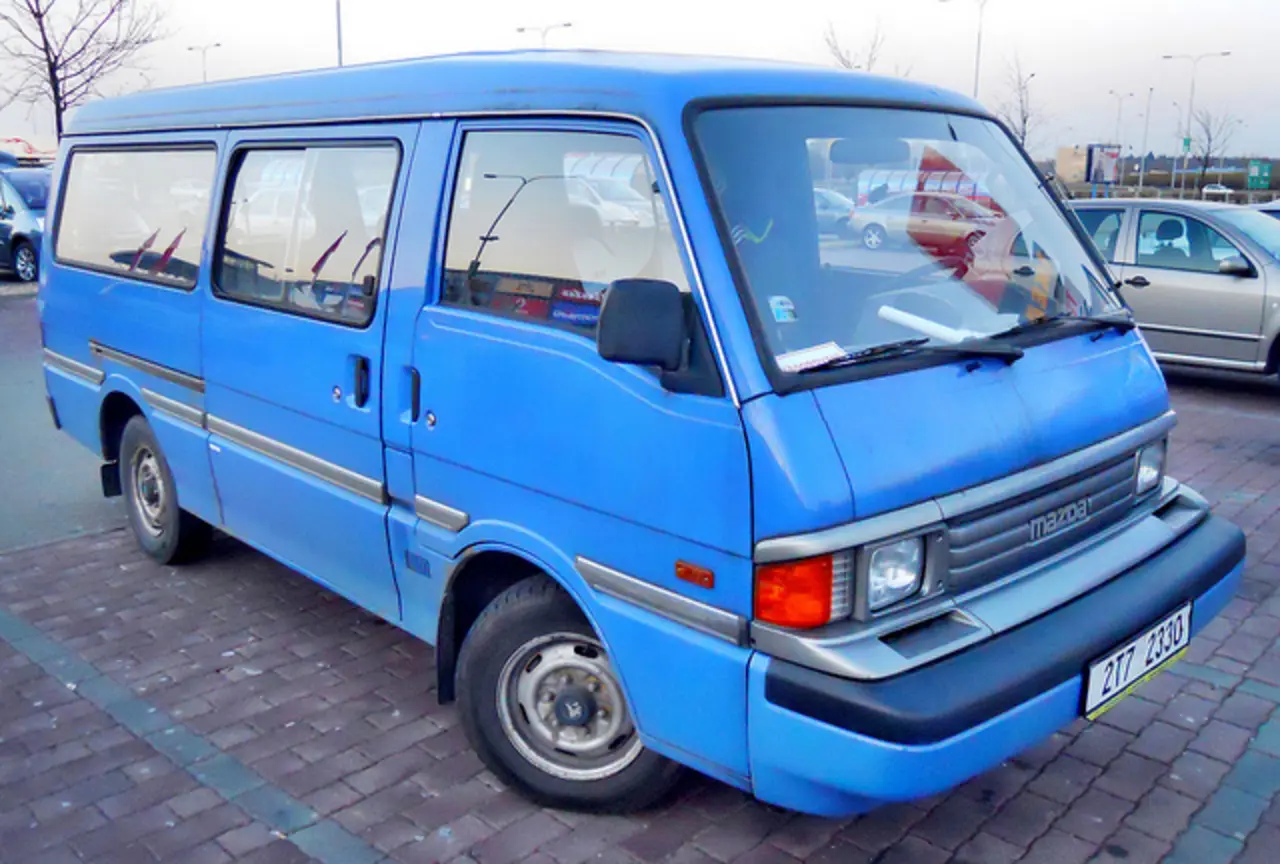 Mazda  E2200 2.2 D 3