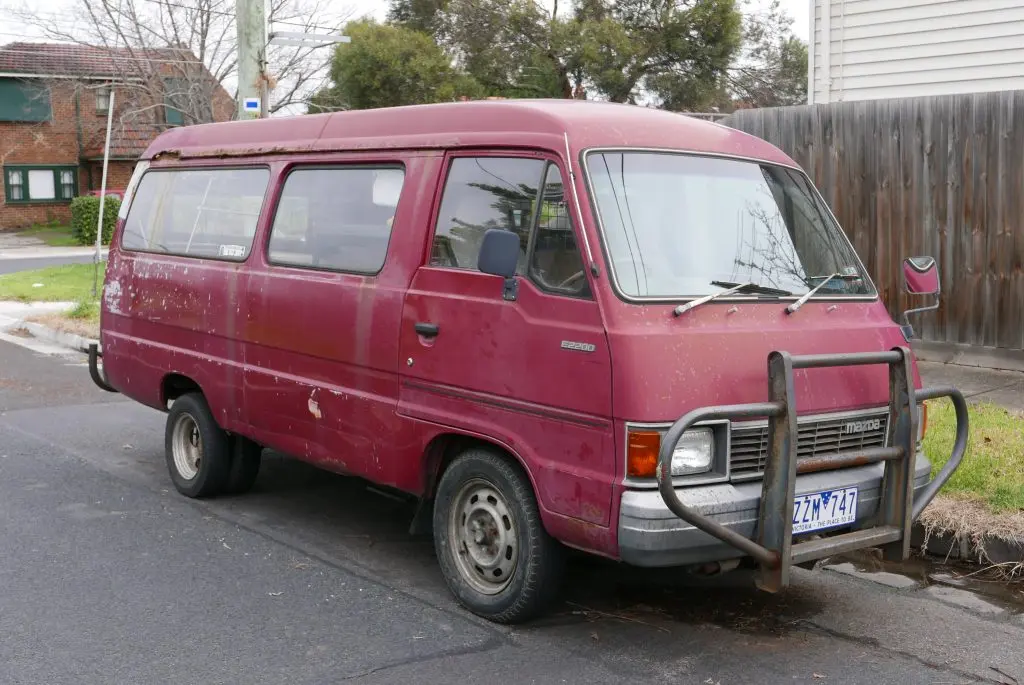 Mazda  E2200 2.2 D 4