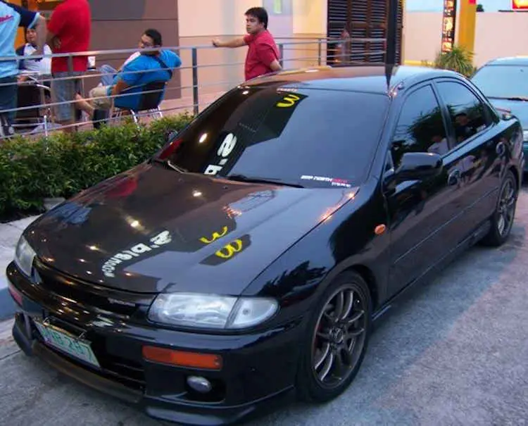Mazda  Familia 1.8 0