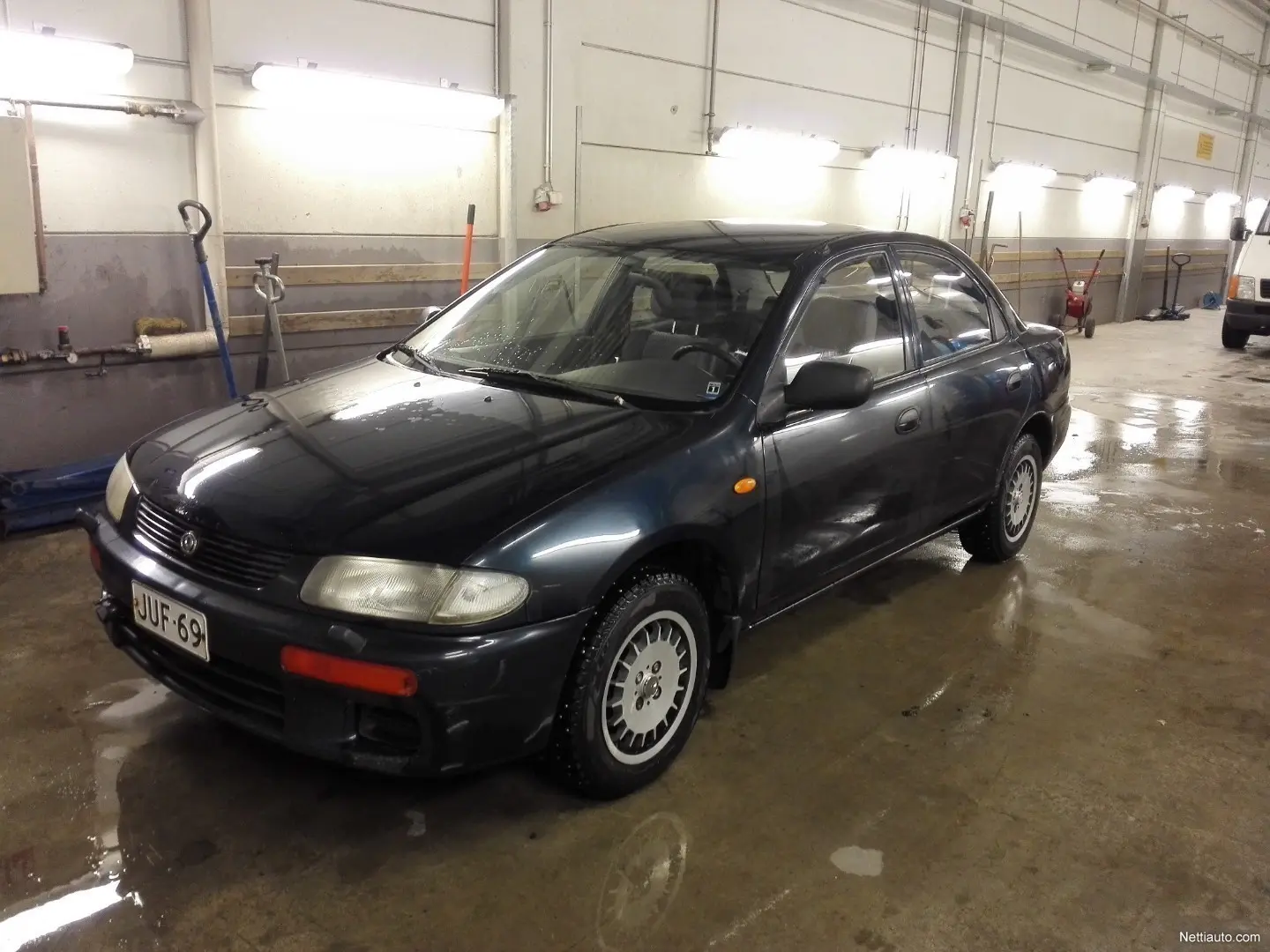 Mazda  Familia 1.8 1