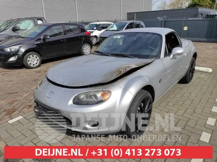 Mazda MX MX-5 1.8i 16V Revolution 3