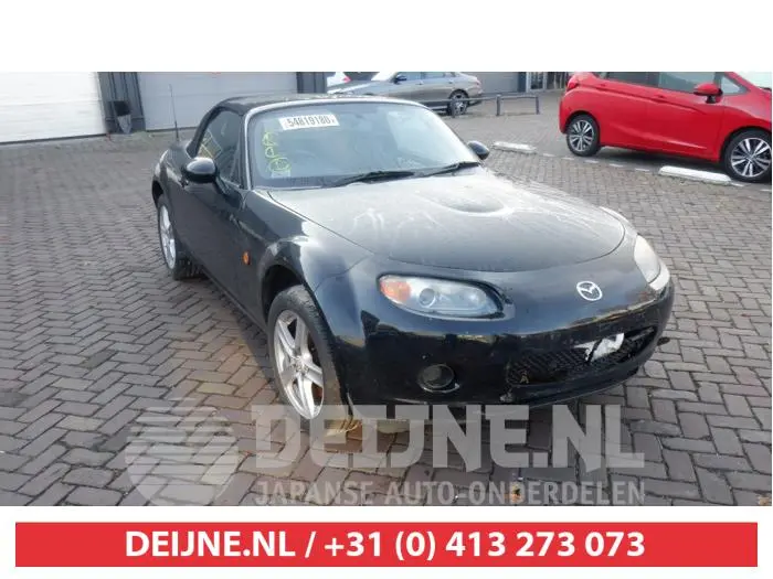 Mazda MX MX-5 1.8i 16V Revolution 7