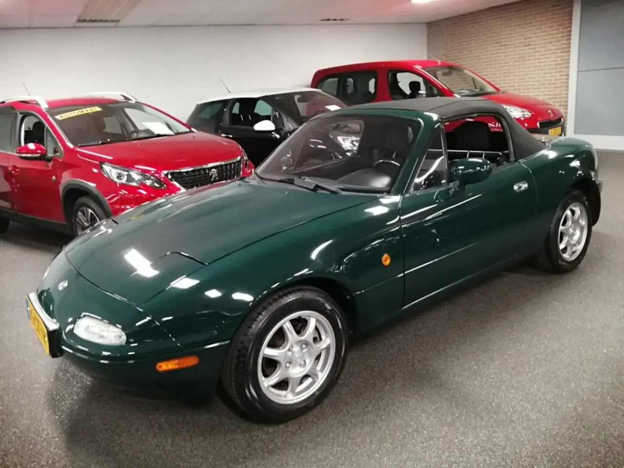 Mazda MX MX-5 1.8i 16V Soft Top GT 4