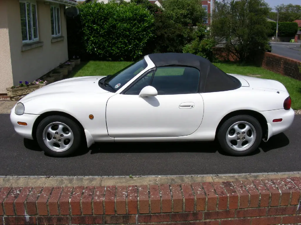 Mazda MX MX-5 1.8i 16V Soft Top 7