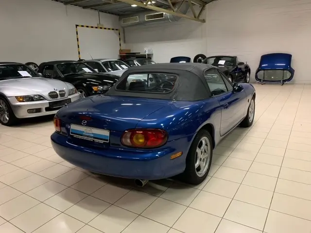 Mazda MX MX-5 1.8i 16V Soft Top Anniversary 3
