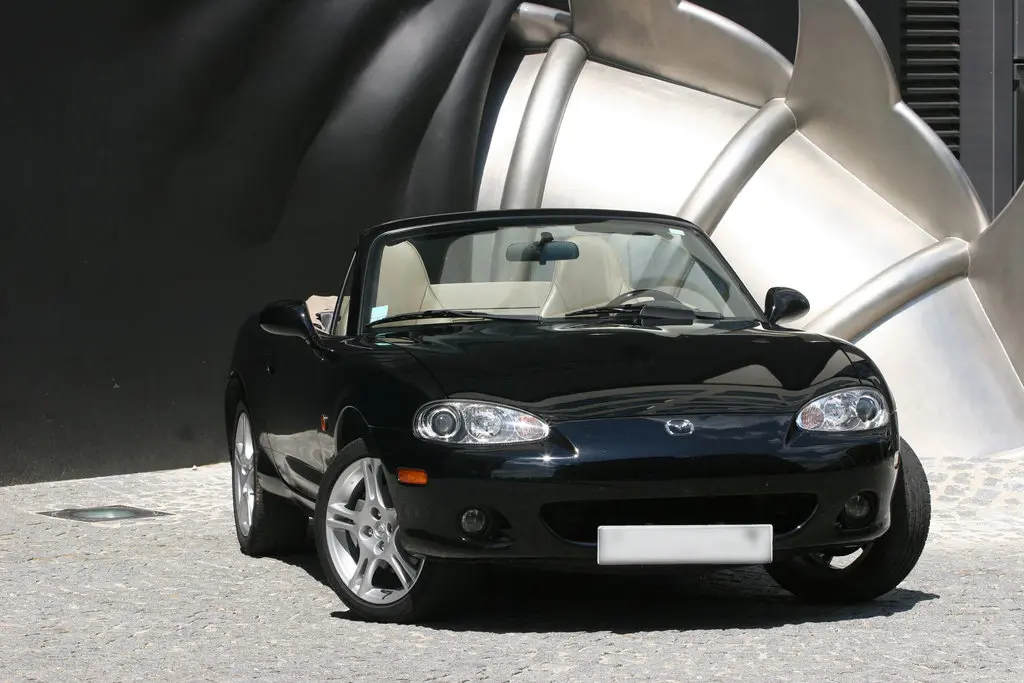 Mazda MX MX-5 1.8i 16V Soft Top 3