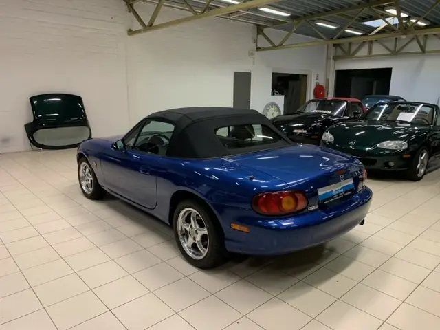 Mazda MX MX-5 1.8i 16V Youngster 3