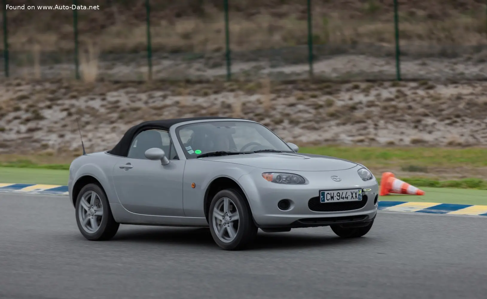 Mazda MX MX-5 2.0i 16V Revolution 2