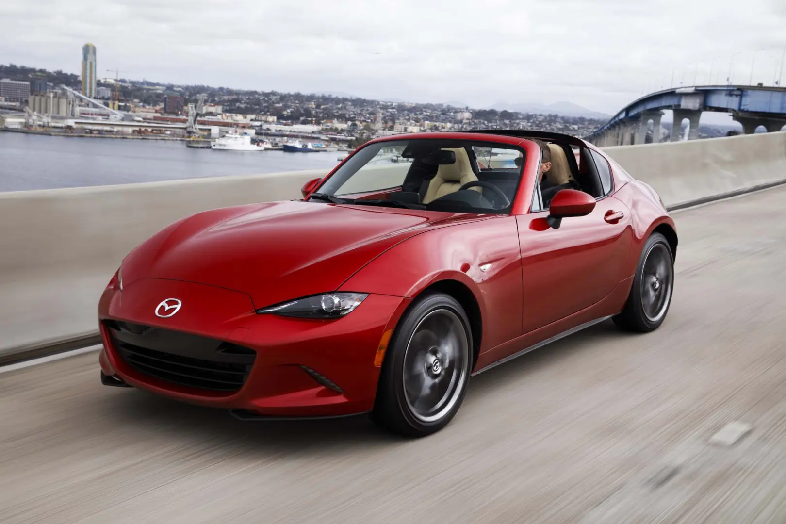 Mazda MX MX-5 RF 1.5i SKY-G Motion 2