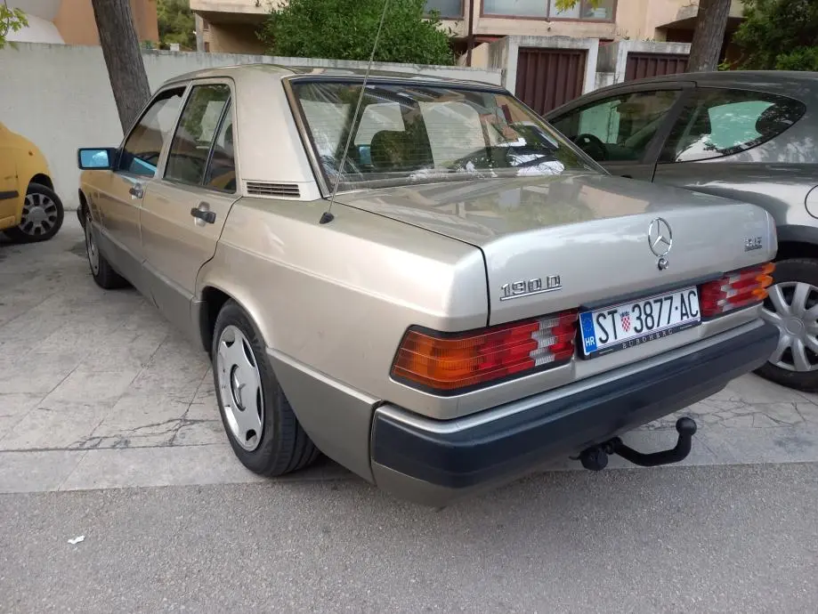 Mercedes-Benz 190 190 190 D 2.5 6