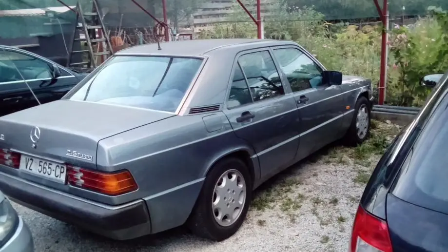 Mercedes-Benz 190 190 190 D 2.5 Turbo 7