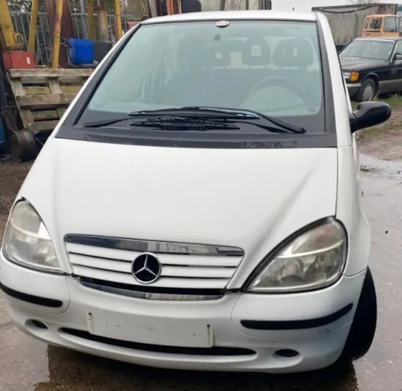 Mercedes-Benz  A 140 Classic 6