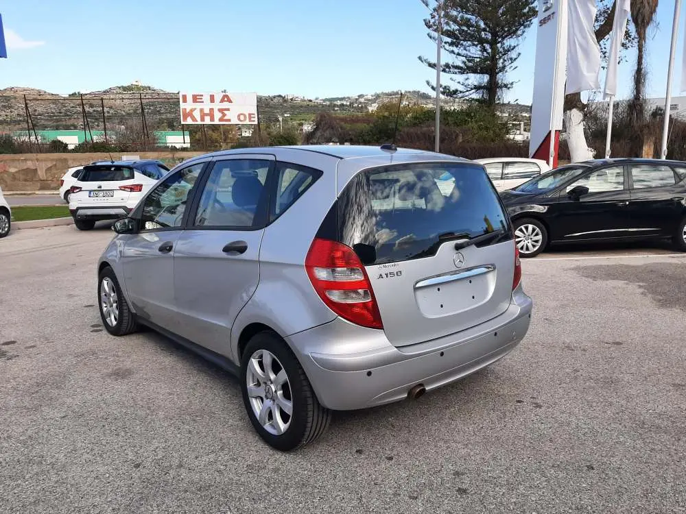 Mercedes-Benz  A 150 Classic 5