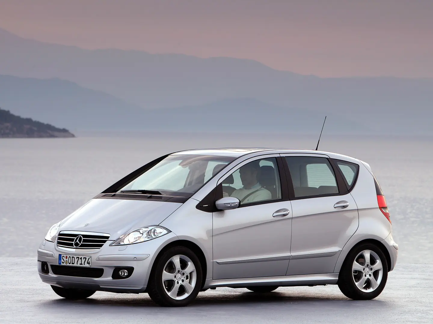 Mercedes-Benz  A 150 Elegance 2