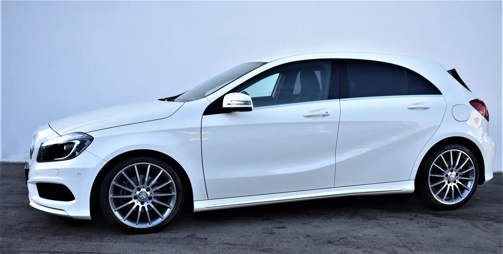 Mercedes-Benz  A 180 BlueEFFICIENCY AMG 7G-DCT 4