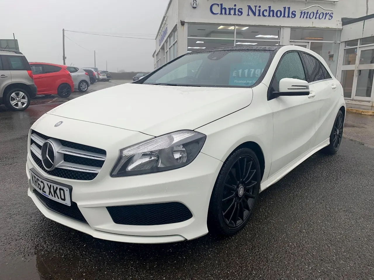 Mercedes-Benz  A 180 BlueEFFICIENCY AMG Sport 7G-DCT 4