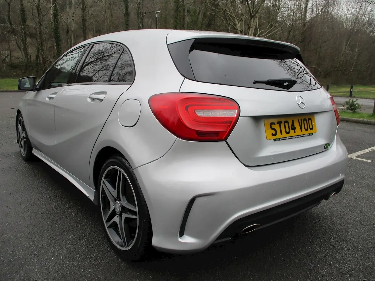 Mercedes-Benz  A 180 BlueEFFICIENCY AMG Sport 7G-DCT 4