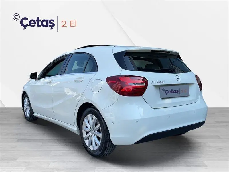 Mercedes-Benz  A 180 BlueEFFICIENCY Style 7G-DCT 5