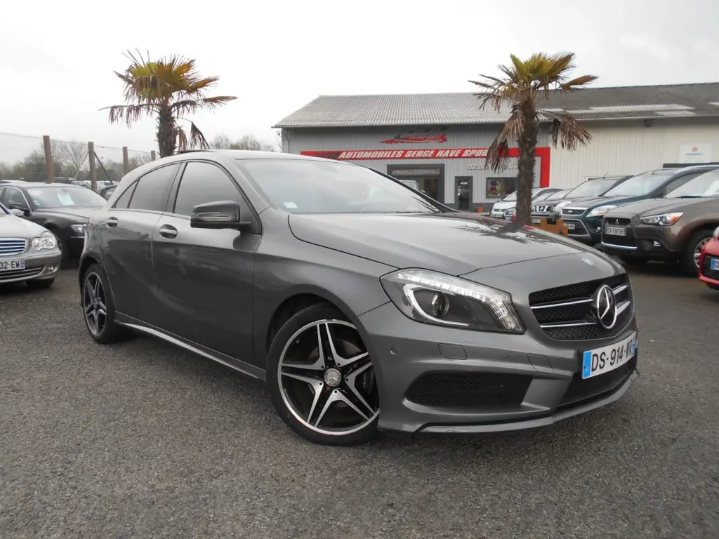 Mercedes-Benz  A 180 BlueEFFICIENCY Style Plus 7G-DCT 2