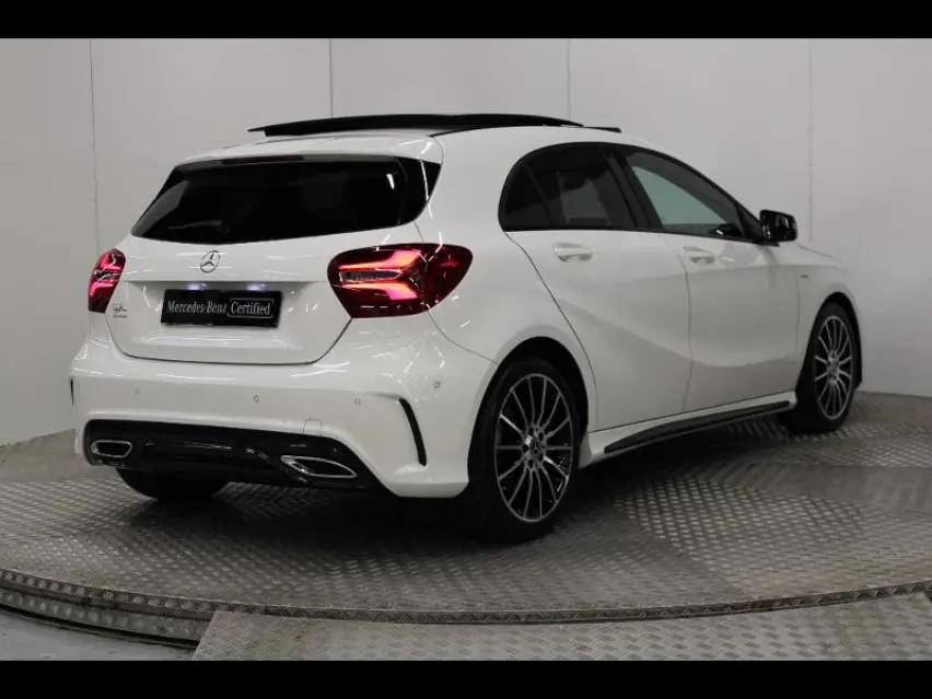 Mercedes-Benz  A 180 CDI BlueEFFICIENCY AMG WhiteArt 7G-DCT 5