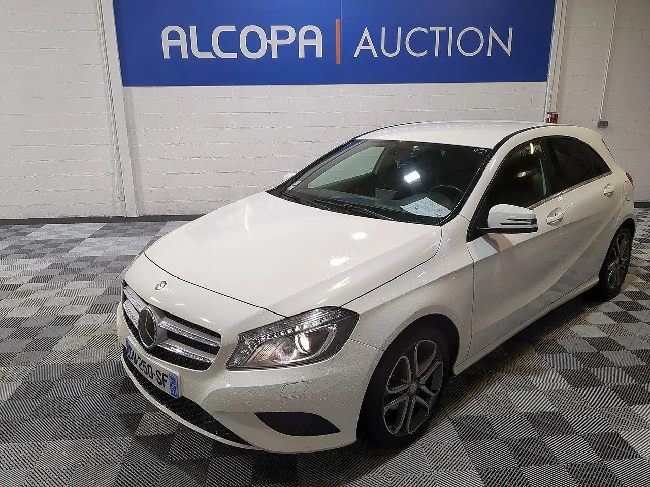 Mercedes-Benz  A 180 CDI BlueEFFICIENCY Style 7G-DCT 7