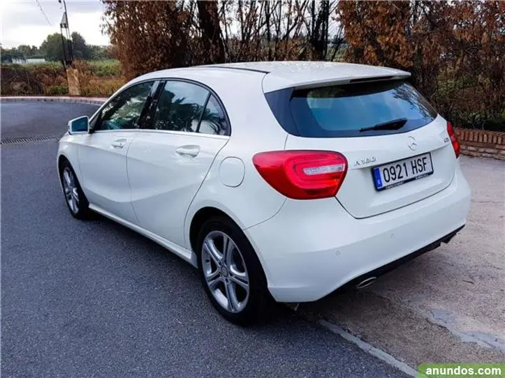 Mercedes-Benz  A 180 CDI BlueEFFICIENCY Urban 7G-DCT 4