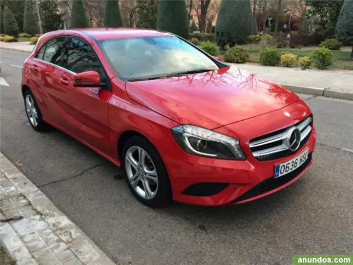 Mercedes-Benz  A 180 CDI BlueEFFICIENCY Urban 7G-DCT 4