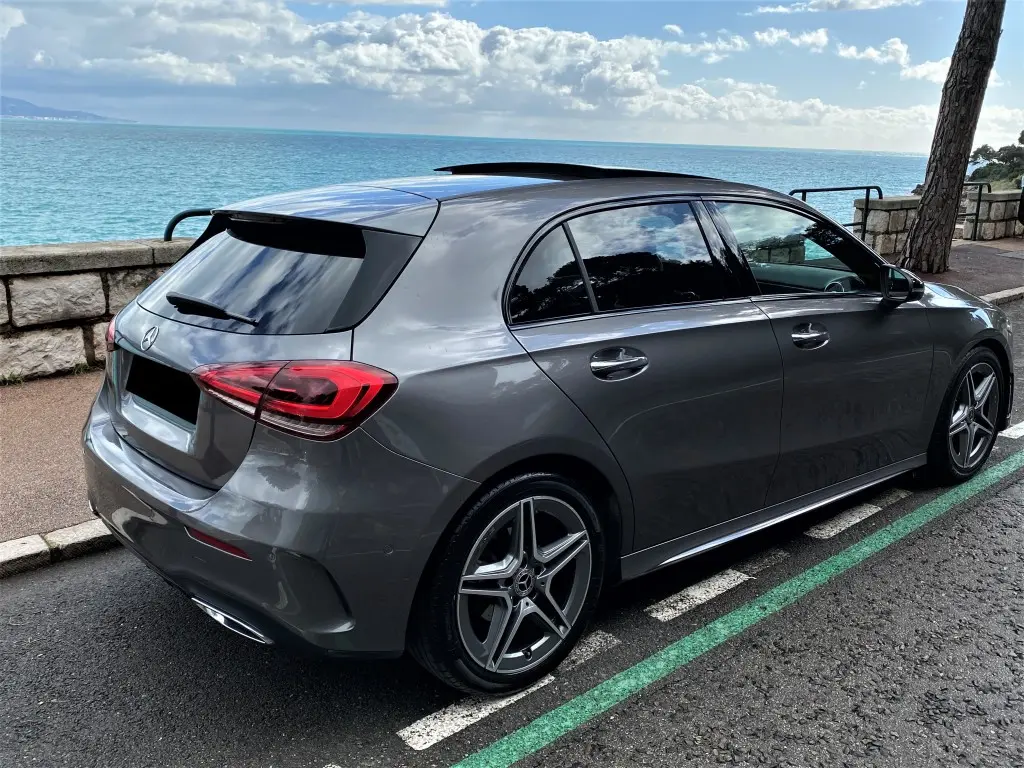 Mercedes-Benz  A 180 d AMG 7G-DCT 5