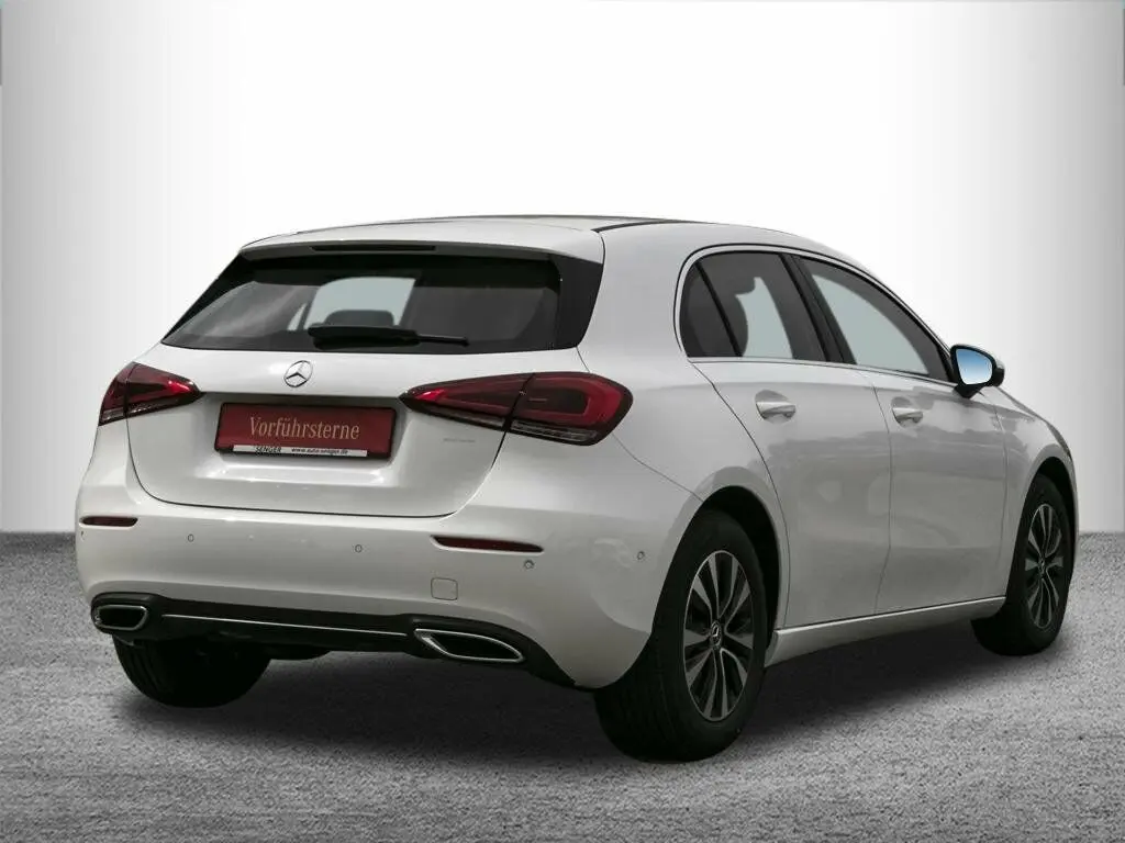 Mercedes-Benz  A 180 Progressive 7G-DCT 4