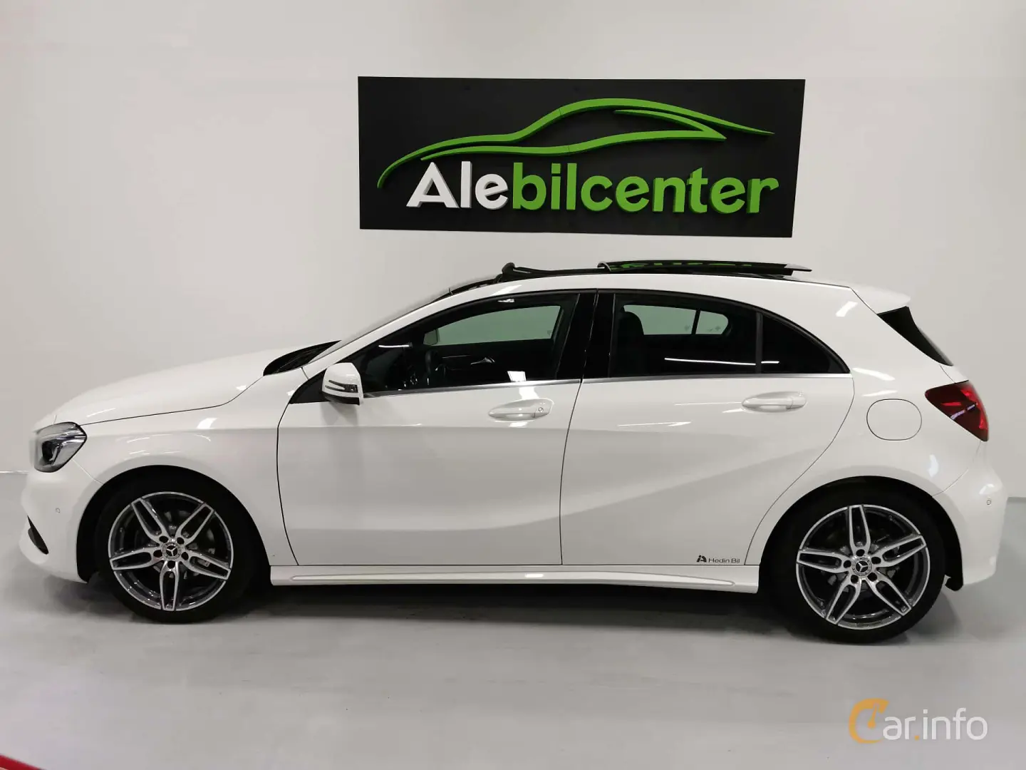Mercedes-Benz  A 180 Style 7G-DCT 4
