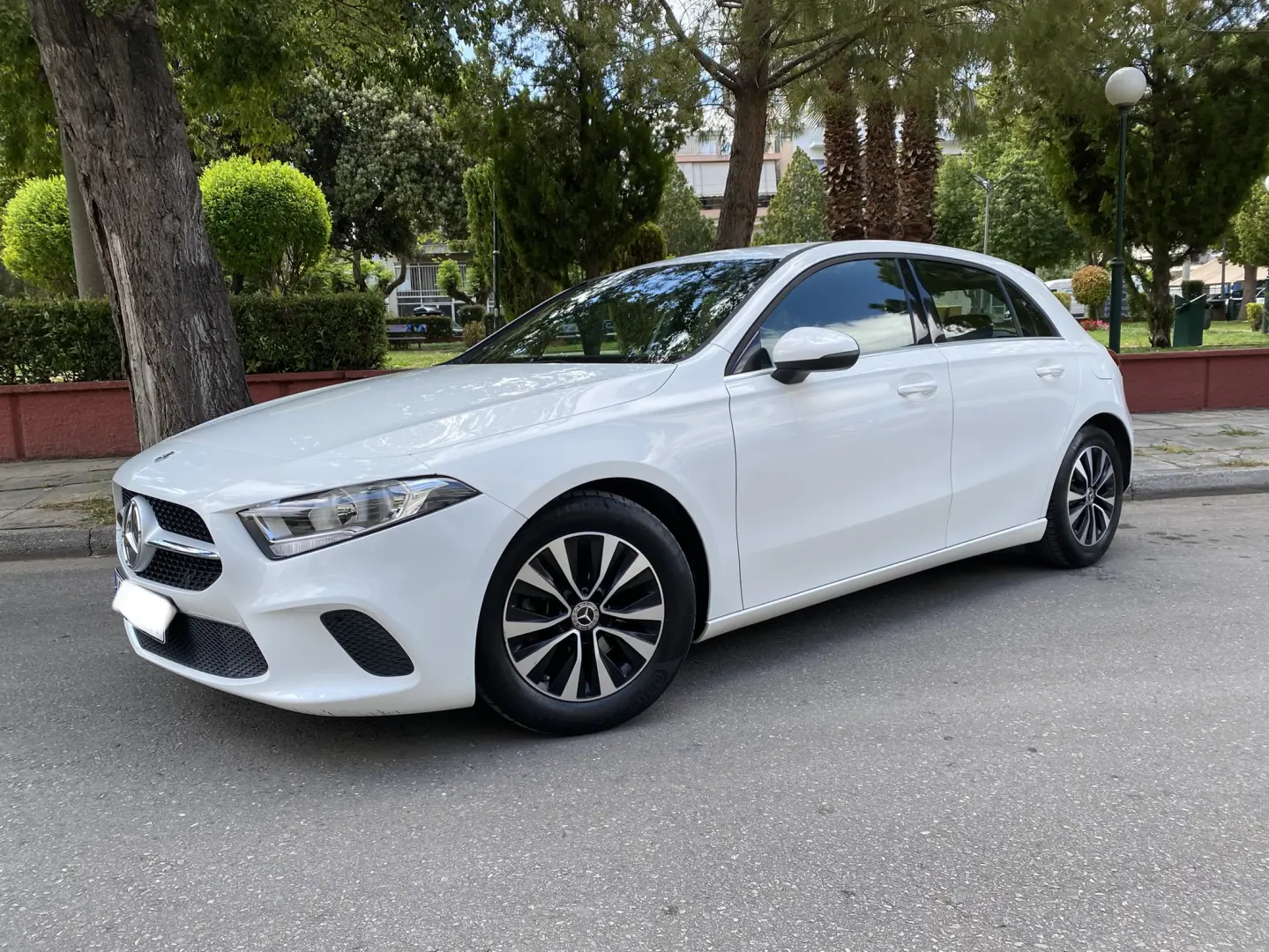 Mercedes-Benz  A 180 d Style 7G-DCT 1