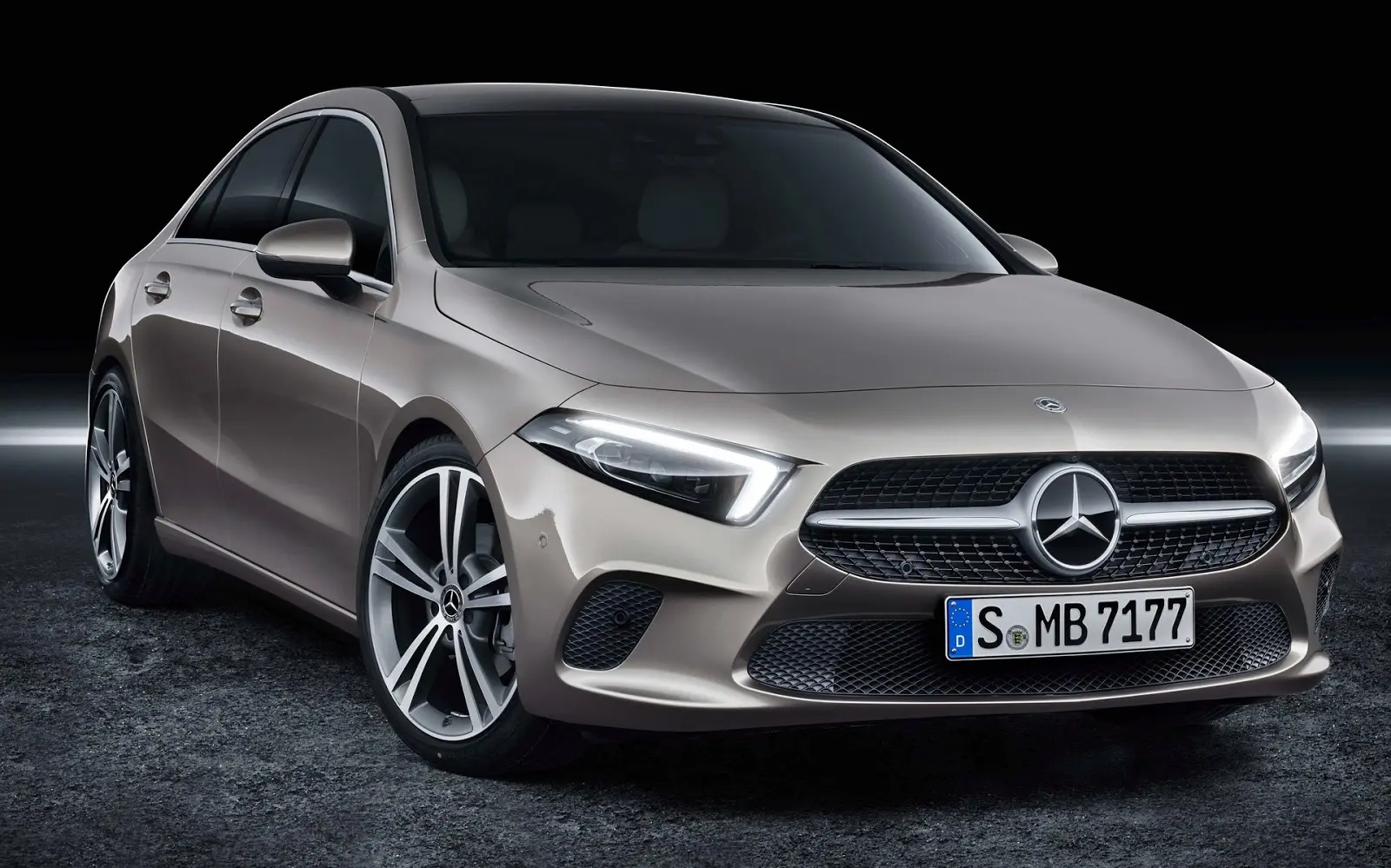 Mercedes-Benz  A 200 Progressive 7G-DCT 4