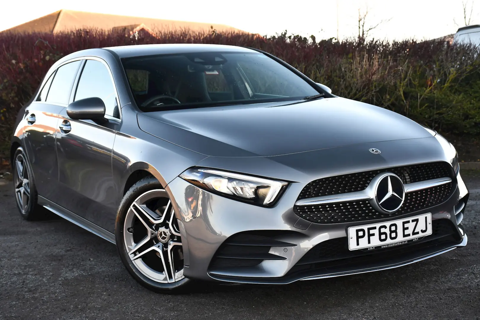 Mercedes-Benz  A 200 BlueEFFICIENCY AMG 7G-DCT 2